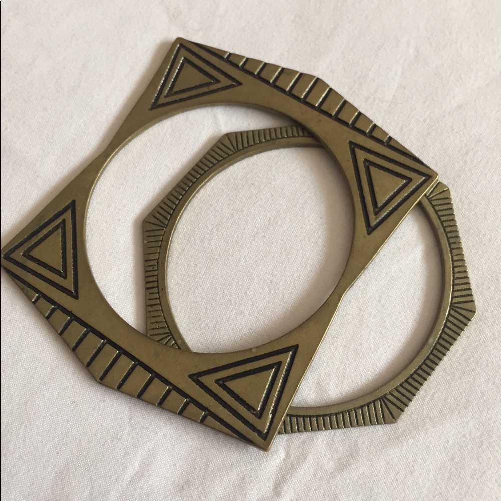 Super Cute vintage bangle bracelets (set)